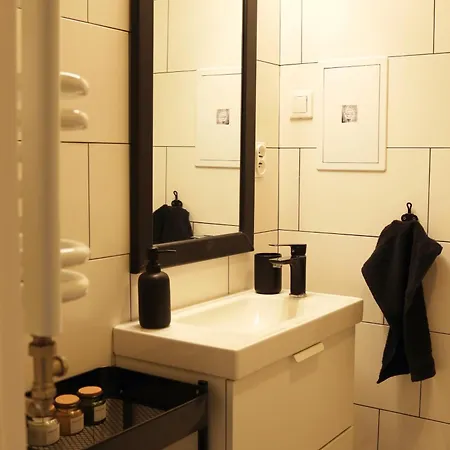 Apartment Flora - Mtp & Park Wilsona